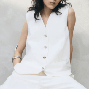 เสื้อกั๊กสูทสีขาว (V-Neck Vest)